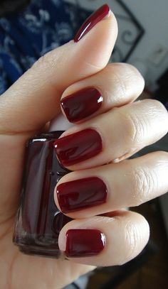 red nails